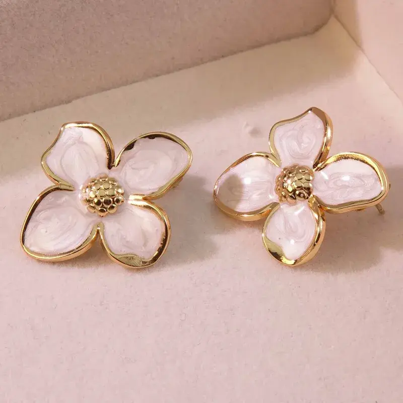 1-Par-Estilo-De-Hadas-Lindo-Dulce-Flor-Acero-Inoxidable-304-Oro-Imitaci-n-Pendientes (2).webp