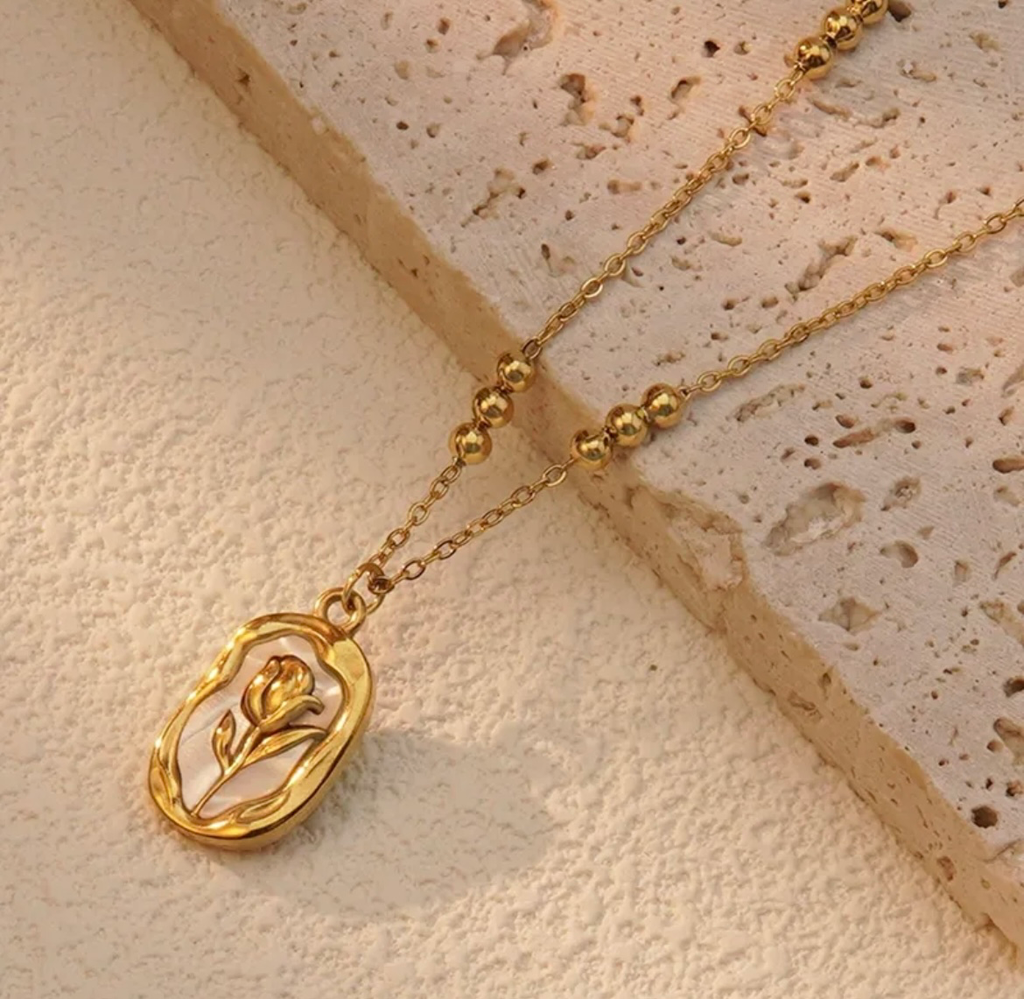 Collar Bella